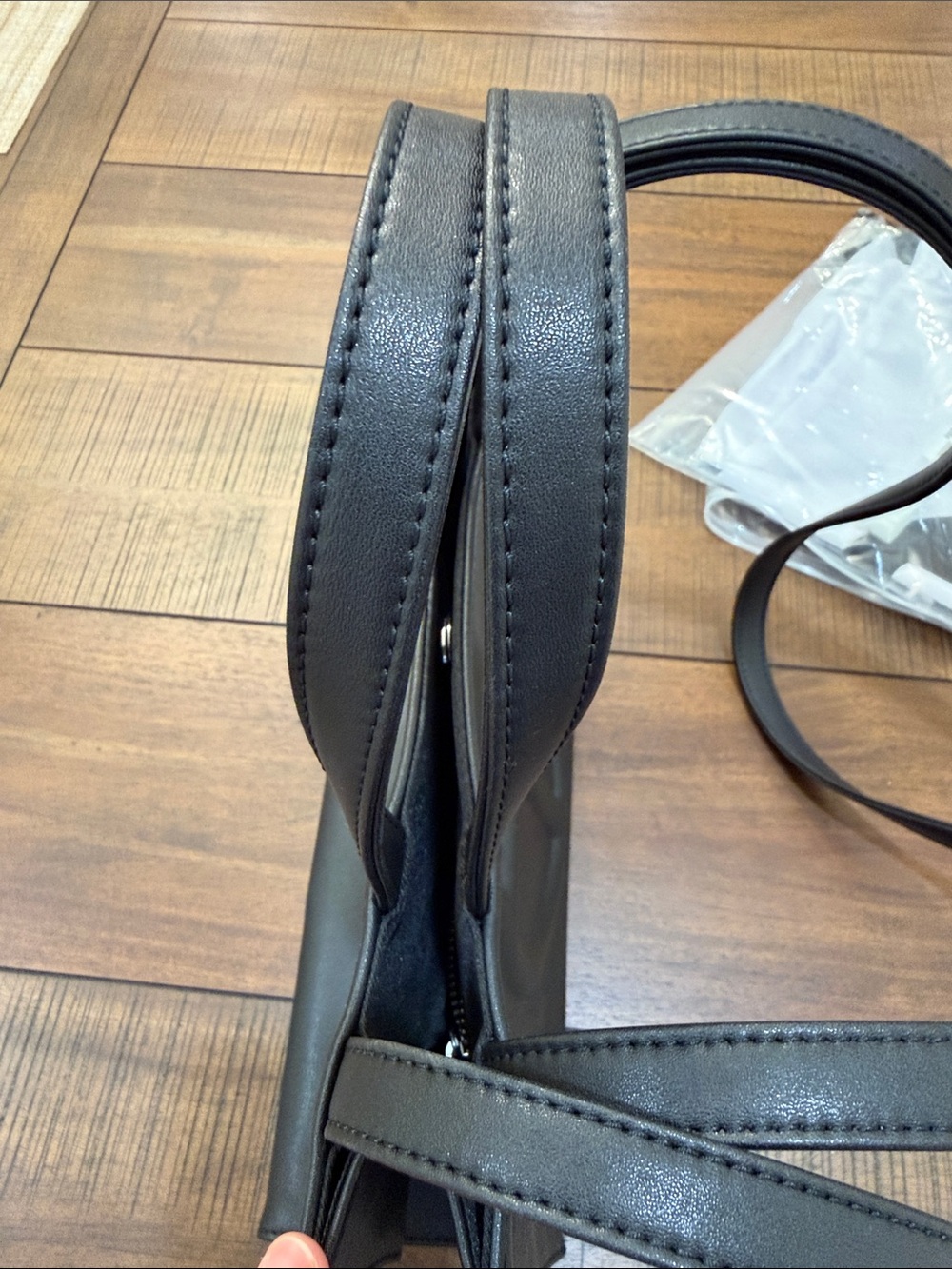 Telfar Shmedium - Picture 6 of 12